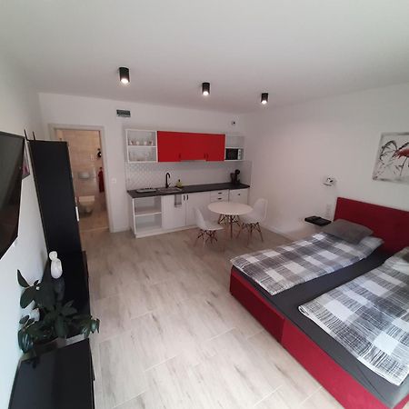 Ancsi Apartmanhaz Balatonlelle Exterior foto