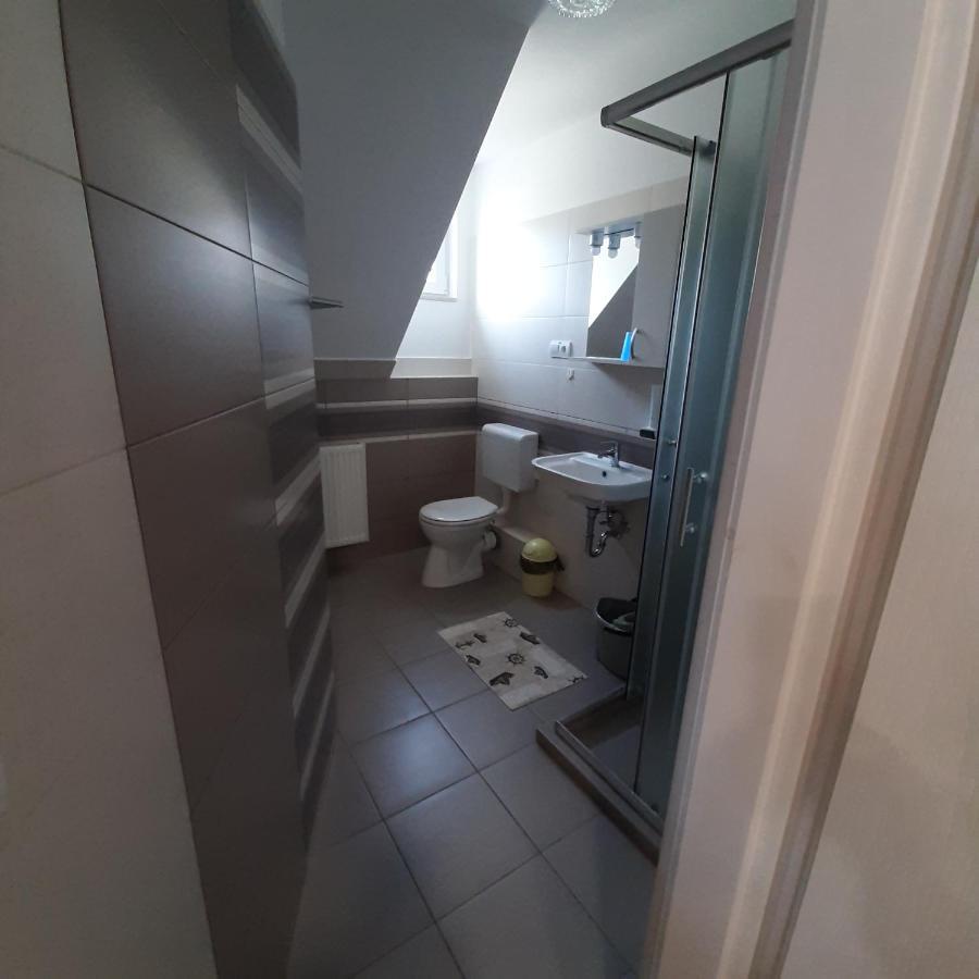 Ancsi Apartmanhaz Balatonlelle Exterior foto