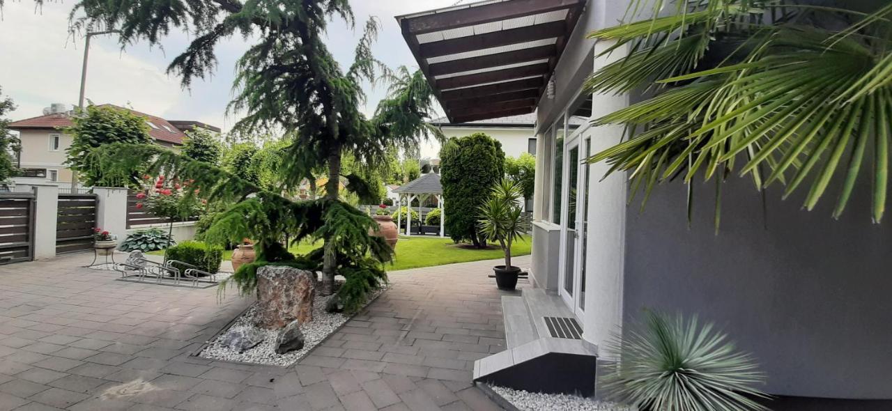 Ancsi Apartmanhaz Balatonlelle Exterior foto
