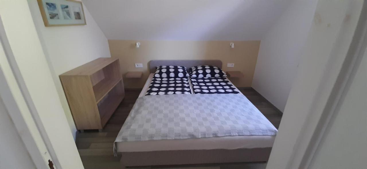 Ancsi Apartmanhaz Balatonlelle Exterior foto