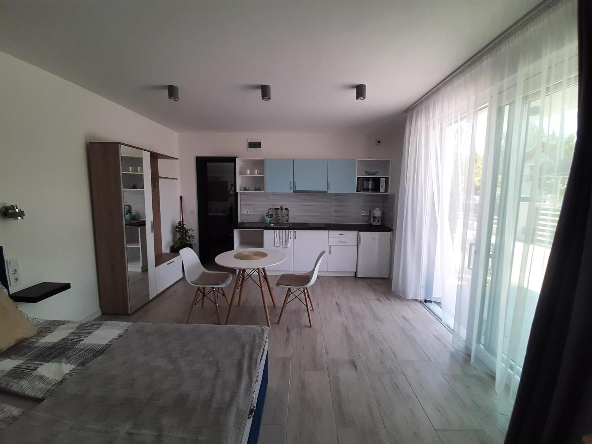 Ancsi Apartmanhaz Balatonlelle Exterior foto