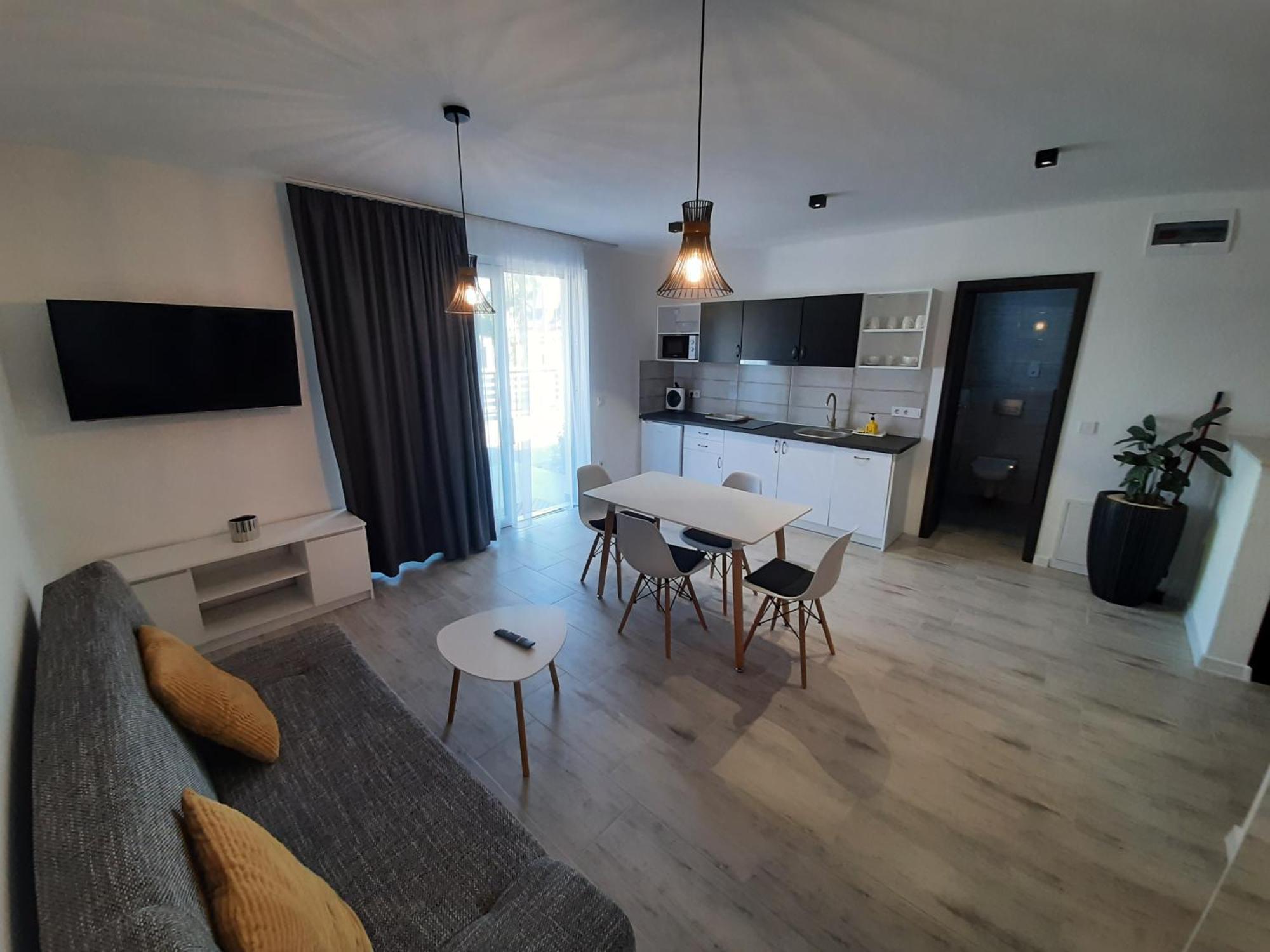 Ancsi Apartmanhaz Balatonlelle Exterior foto